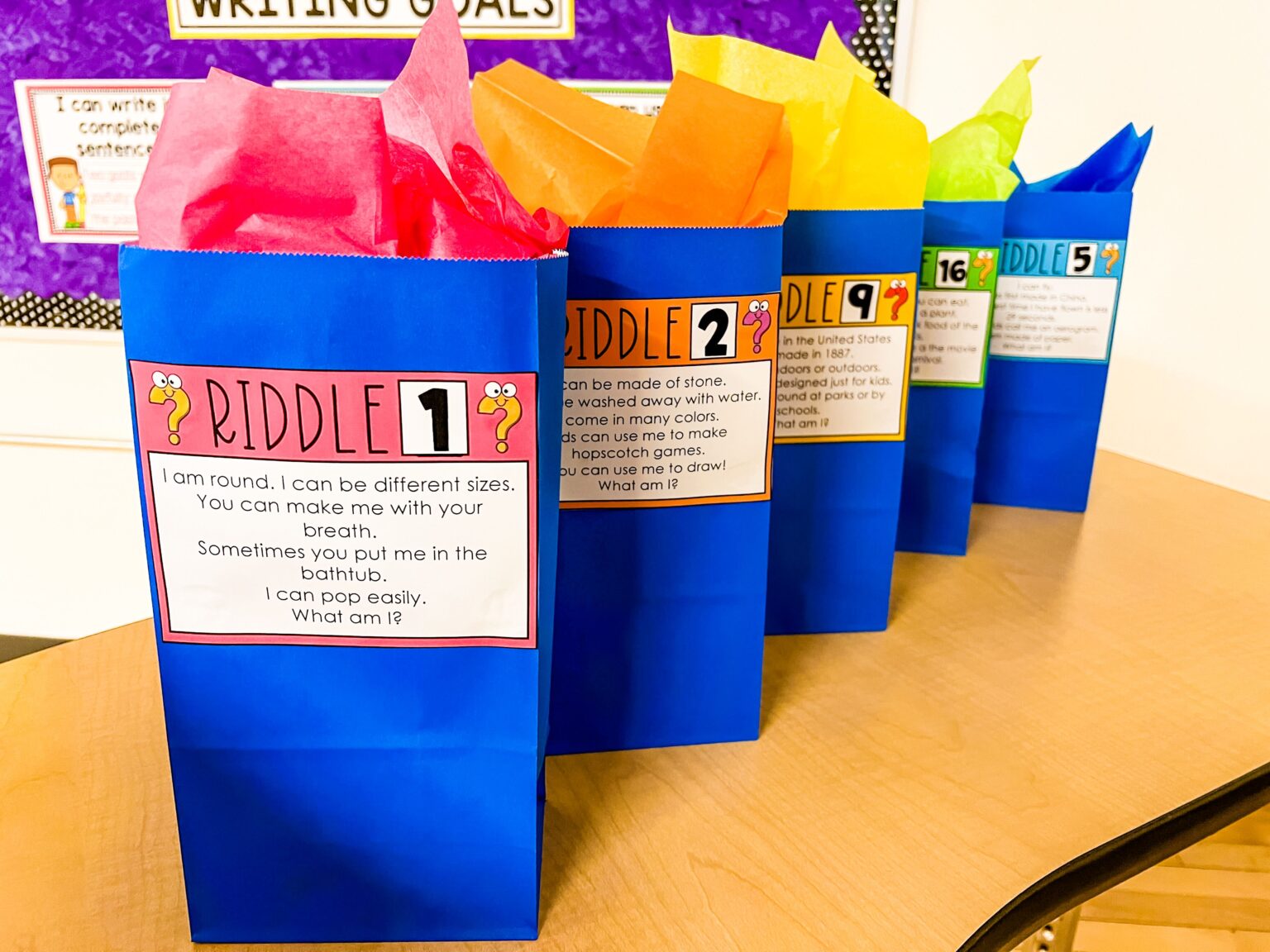 Sachet Riddling Riddle Bags to Count Down the End of the Year - Lucky Little Learners